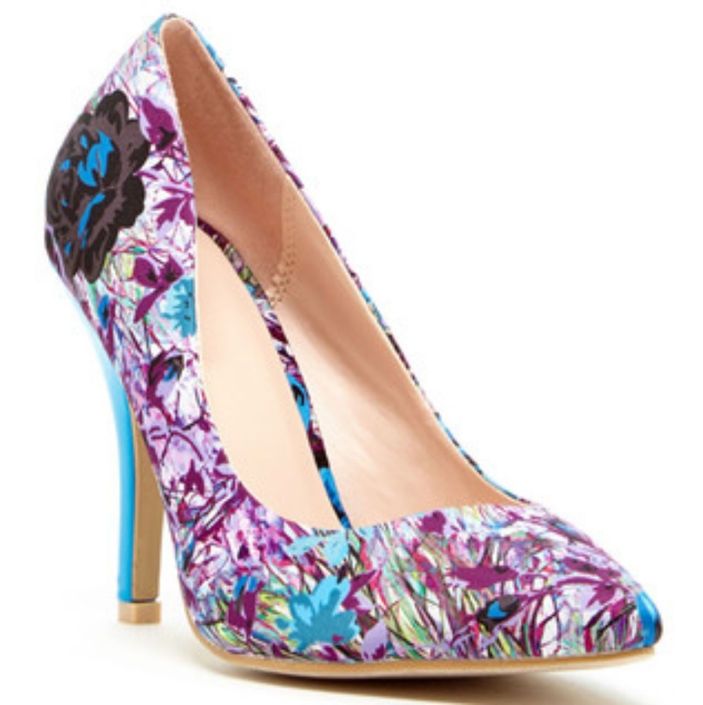 Woman shoes
